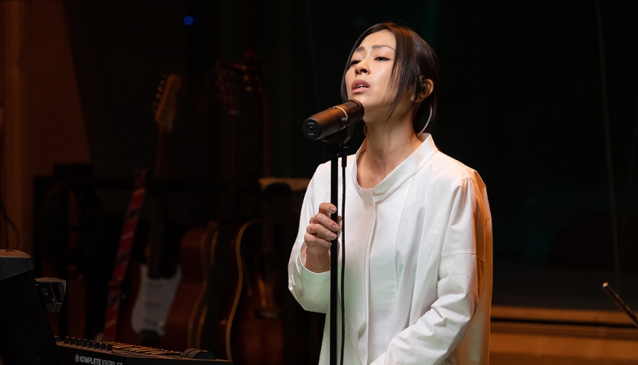 Hikaru Utada Live Sessions from Air Studios Now Available for Streaming on Netflix!